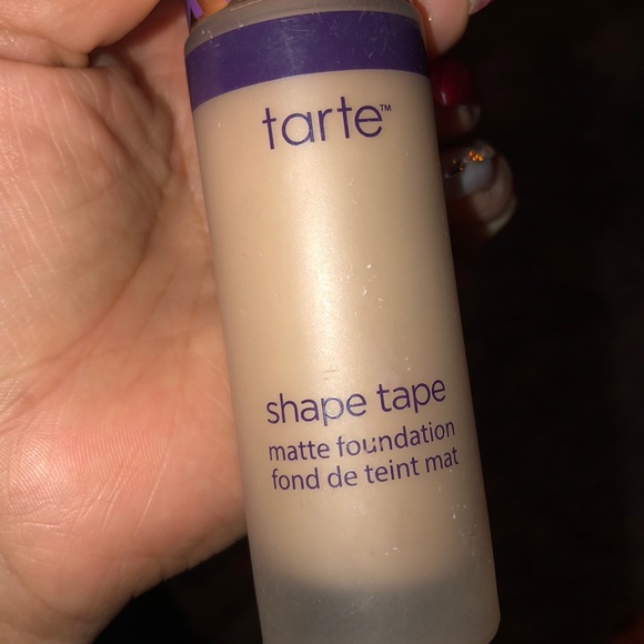 Tarte Foundation - Picture 2 of 4